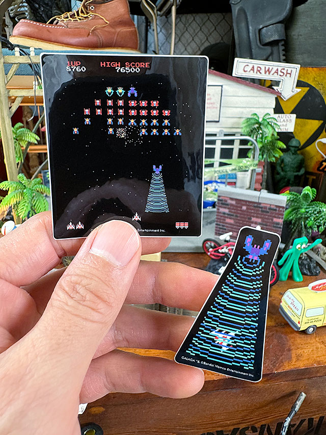 ナムコ オフィシャル ステッカー ギャラガ （ゲーム画面＆トラクター