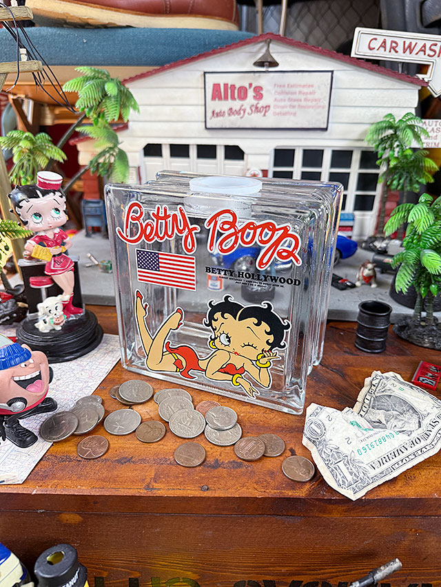 ベティブープ　貯金箱 キャラクターアド ガラスブロックバンク （ベティ・ブープ