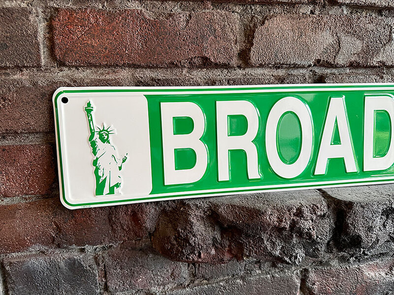 ニューヨーク ブロードウェイ ストリートサイン ブリキ看板の通販