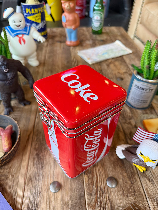 コカ・コーラ キャニスター缶 スクエアタイプ （コンツアーボトル