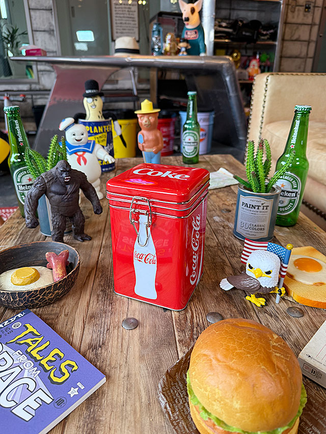 コカ・コーラ キャニスター缶 スクエアタイプ （コンツアーボトル
