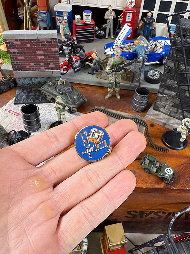 戦闘機のノーズアート ピンバッジ （ワイルドダック）の通販・販売