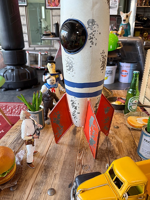 レトロロケット ブリキオブジェ ソーラーライト付きの通販・販売