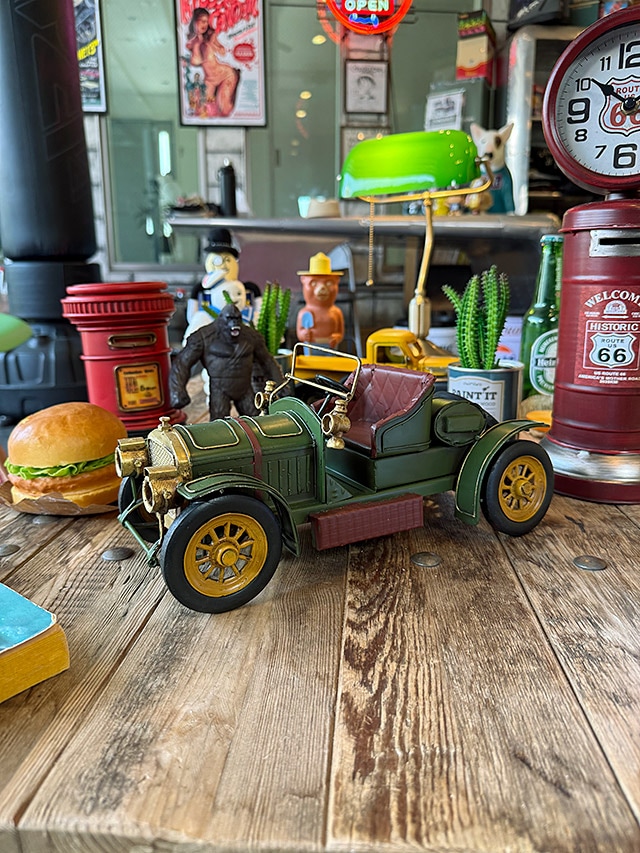 フォード T型 オープン クラシックカー ブリキオブジェ （グリーン）の