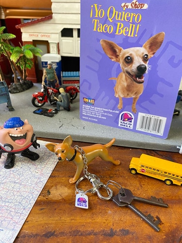 デッドストック品　タコベルチワワ　キーホルダー　（立ちポーズ）|ファーストフード/レストラングッズ|カンパニーグッズ