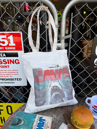 映画　ジョーズ　オフィシャル　トートバッグ　（ムービーポスター）|映画関連グッズ|もはや店長すら迷子になるアメ雑ジャングル