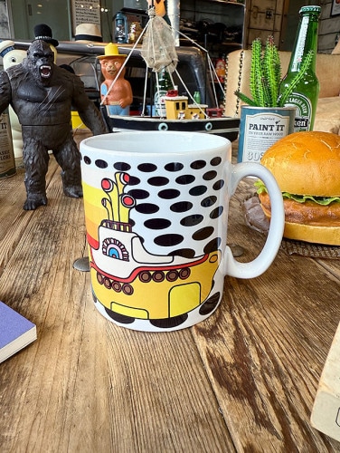ビートルズ　イエローサブマリン　オフィシャル　マグカップ　315ml　公式グッズ|海外ミュージシャングッズ/音楽関連グッズ|もはや店長すら迷子になるアメ雑ジャングル
