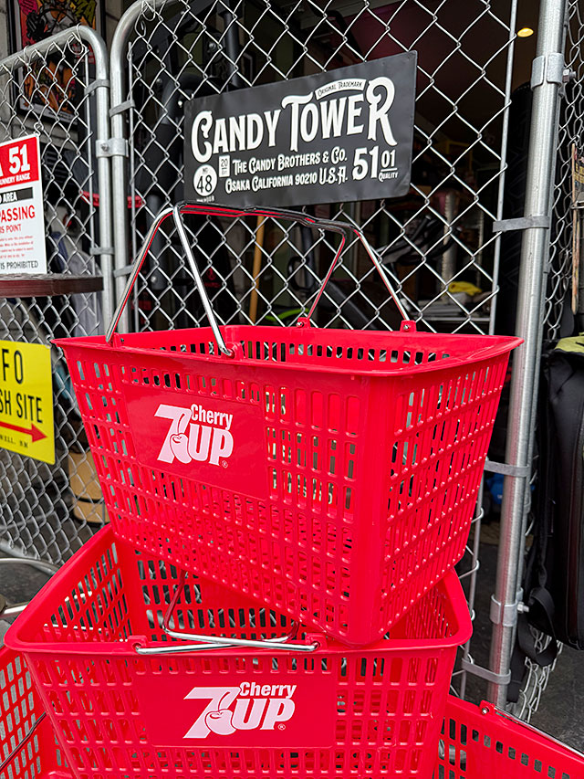 アメリカ業務用 ショッピングバスケット （7UP セブンアップ/レッド