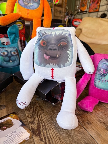 イギリスのHMVで驚異的な売上を記録！　グリープズ　レンチキュラーフェイス　ホラープラッシュ　（オリジナル/ホワイト）　ぬいぐるみ　コレクターズカード付き|ぬいぐるみ|もはや店長すら迷子になるアメ雑ジ