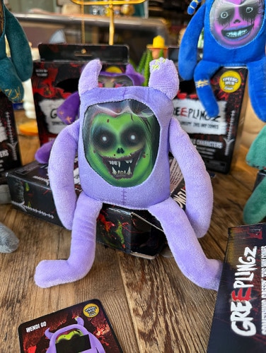 イギリスのHMVで驚異的な売上を記録！　グリープズ　レンチキュラーフェイス　ホラープラッシュ　（Sサイズ/バイオレット）　ぬいぐるみ　コレクターズカード付き|ぬいぐるみ|もはや店長すら迷子になるアメ雑