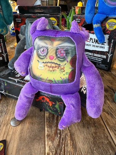 イギリスのHMVで驚異的な売上を記録！　グリープズ　レンチキュラーフェイス　ホラープラッシュ　（Sサイズ/パープル）　ぬいぐるみ　コレクターズカード付き|ぬいぐるみ|もはや店長すら迷子になるアメ雑ジャ