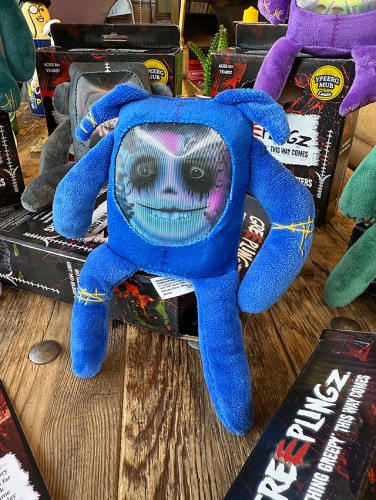 イギリスのHMVで驚異的な売上を記録！　グリープズ　レンチキュラーフェイス　ホラープラッシュ　（Sサイズ/ブルー）　ぬいぐるみ　コレクターズカード付き|ぬいぐるみ|もはや店長すら迷子になるアメ雑ジャン