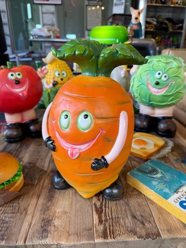 ファニー　ベジタブル　ポリレジン　スタチュー　（キャロット）　単品|アメキャラ/人形/おもちゃ|もはや店長すら迷子になるアメ雑ジャングル