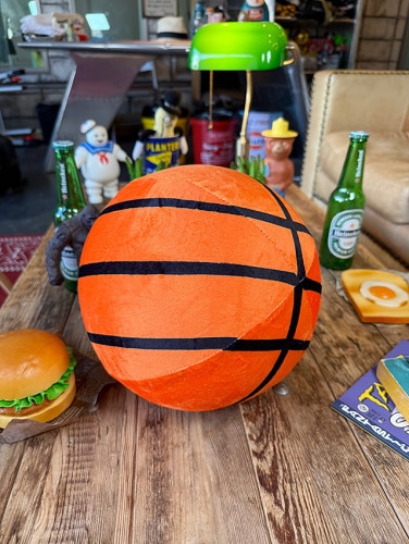ガッツ！！ バスケ部　バスケットボール　クッション|スポーツ|もはや店長すら迷子になるアメ雑ジャングル
