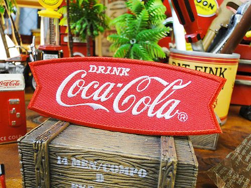 コカ・コーラブランド　ロゴワッペン　（フィッシュテール）|コカ・コーラ|ワッペン