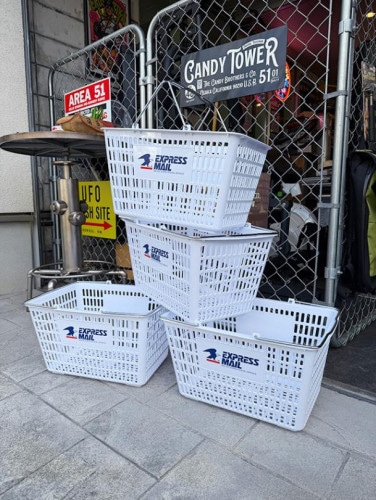 アメリカ業務用　ショッピングバスケット　（USPS/ホワイト/4個セット）|収納/ケース/バスケット/CDタワー|男の秘密基地作りに！ガレージング雑貨