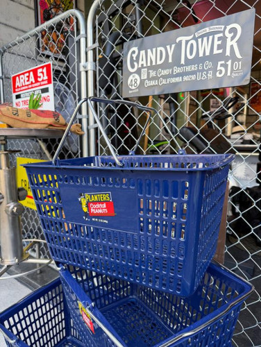 アメリカ業務用　ショッピングバスケット　（ミスターピーナッツ/ブルー）　単品|収納/ケース/バスケット/CDタワー|男の秘密基地作りに！ガレージング雑貨