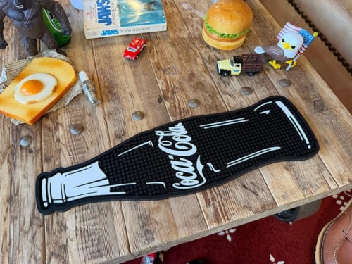 コカ・コーラ　プレイス　バーマット　コンツアーボトル　（ブラック）|テーブルウェア/キッチンツール|コカ・コーラグッズ