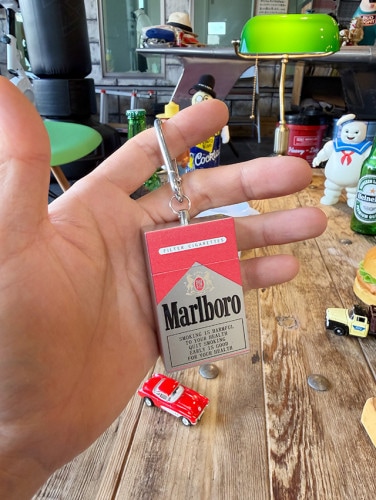 マルボロ　レッド　携帯灰皿　カラビナ付き|ライター/灰皿/喫煙具|男の秘密基地作りに！ガレージング雑貨