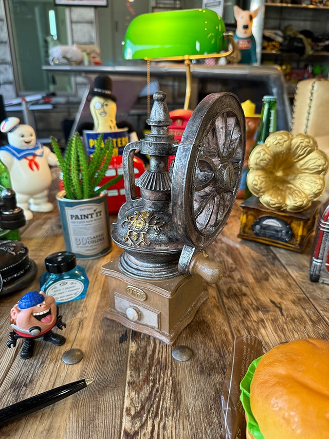 鉄塊 オブジェ 古道具 アンティーク デビルスタワーのような。 コーヒーミル オールディーズマネーバンク 貯金箱の通販・販売