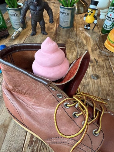 靴の嫌なニオイを吸収！　消臭うんちくん　陶器製|ジョークグッズ|もはや店長すら迷子になるアメ雑ジャングル