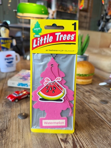 稀少な旧デザイン（絶盤）　リトルツリー　（ウォーターメロン）　Little Trees　MADE IN U.S.A.|カーアクセサリー|男の秘密基地作りに！ガレージング雑貨