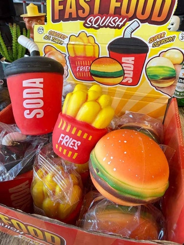ファーストフード　スクイーズ　（3点セット/ハンバーガー＆フライドポテト＆ソーダ）　ストレスボール|子供をダシにして欲しくなるオモチャ|もはや店長すら迷子になるアメ雑ジャングル