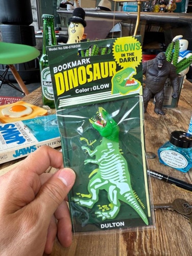 暗闇で光る！　蓄光仕様　ダルトン　ブックマーク　ダイナソー　グローインザダーク