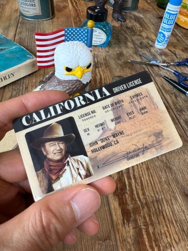 パロディ免許証　フェイマスピープル　ライセンスカード　（ジョン・ウェイン）|ウエスタン雑貨