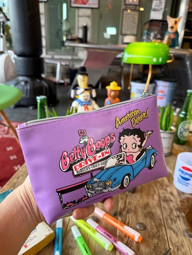 ベティ・ブープ　スクエアポーチ　（パープル）|ベティ・ブープグッズ|もはや店長すら迷子になるアメ雑ジャングル
