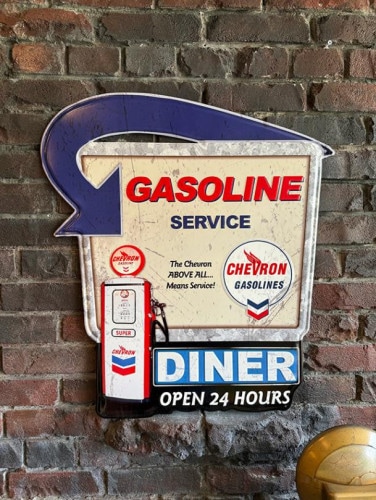 シェブロン　ロードサイドダイナー　エンボスティンサイン　ブリキ看板|ガレージ看板/サインプレート|男の秘密基地作りに！ガレージング雑貨