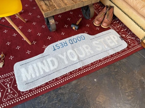 ポストジェネラル　タフティー　ルミナスマット　（MIND YOUR STEP）　フロアマット　120cm|フロアマット/玄関マット|生活雑貨/キッチン雑貨