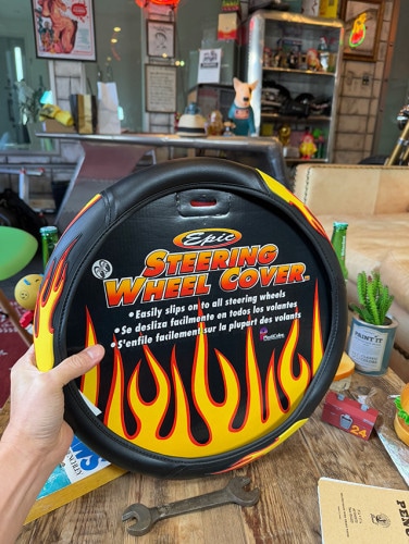 フレイムス　ハンドルカバー　（対応サイズ：直径37〜39cm）　ステアリングホイールカバー　ファイヤー柄　フレームスパターン|カーアクセサリー|男の秘密基地作りに！ガレージング雑貨