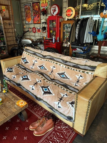 ネイティブパターン　フリースブランケット　XLサイズ　140cm×200cm　（サンド）|ルームアイテム/クッション/フリース|生活雑貨/キッチン雑貨