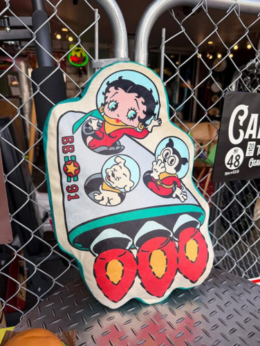 新品 アメリカ 雑貨 まとめ売り 利用案内】アメリカ雑貨のテーマパーク！キャンディタワー本店（藤原