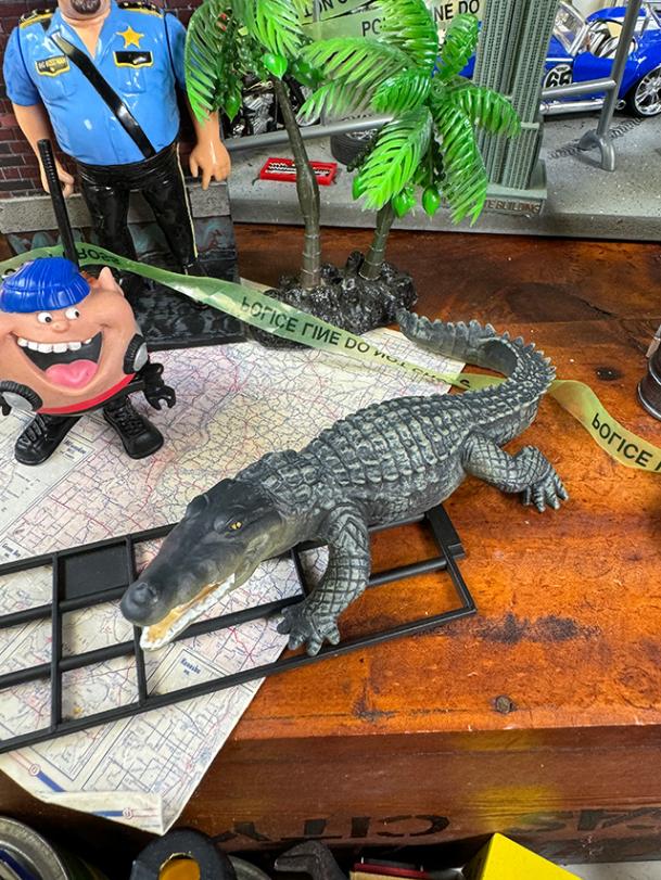 ワニ フィギュア Mサイズ （クロコダイル） 爬虫類リアルフィギュアの