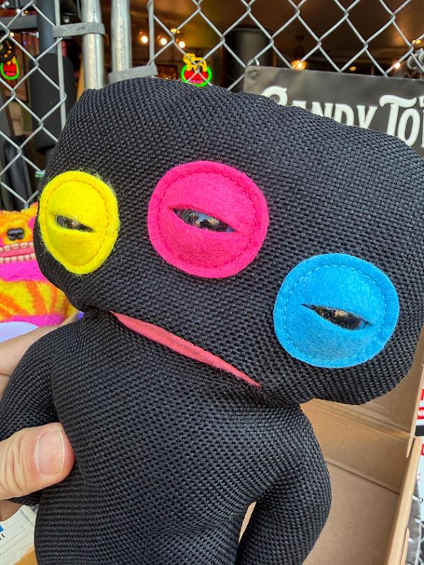 海外SNSで話題！ キモくてかわいいモンスター FUGGLER ファグラー