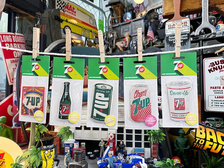 【7UPセブンアップWINE】動くライトヴィンテージ看板※ジャンク品 7UP セブンアップ エアーフレッシュナー （全5種セット） レモンの香り