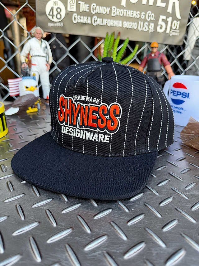 シャイネス オフィシャル フラットバイザー キャップ （シャイネスロゴ