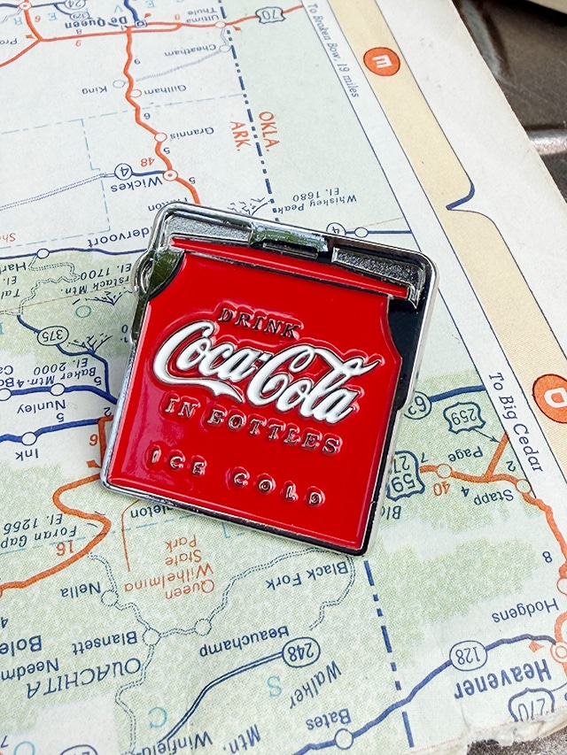 コカ・コーラ ピンバッジ （ピクニックストレージ） ピンズの通販