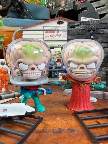 もはや店長すら迷子になるアメ雑ジャングル,ボビングヘッド/ファンコ