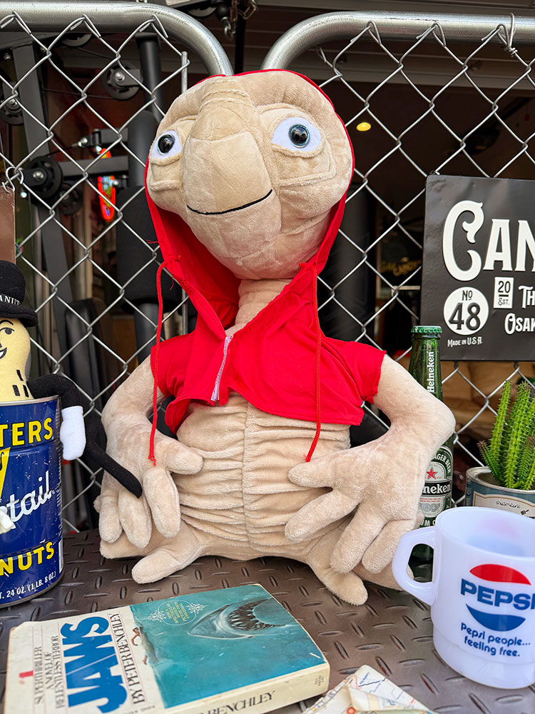 E.T. メガジャンボ赤パーカーぬいぐるみ E.T. メガジャンボ赤パーカーぬいぐるみ - メルカリ