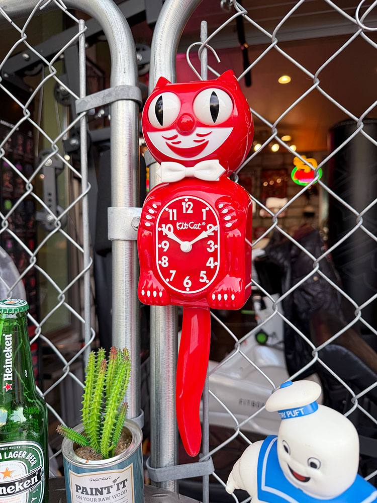 誕生90周年 限定モデル キットキャット （クラシックレッド）の通販