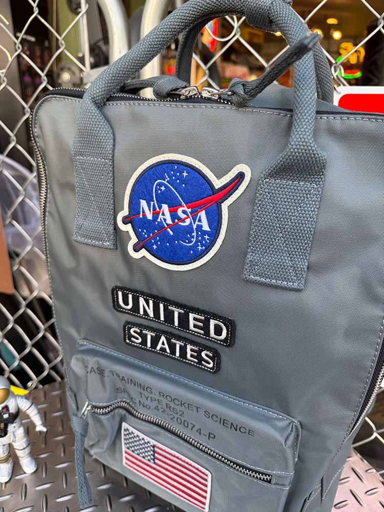 NASA RED CANOE バックパック 新品 タグ付 レッドカヌー NASA バックパック リュック RED CANOE レッドカヌーの通販・販売