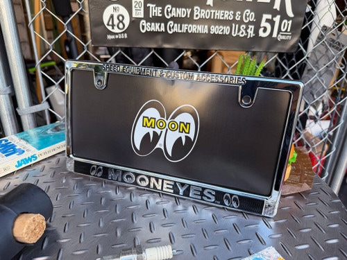 �ࡼ�󥢥������������ࡡ�饤���󥹥ץ졼�ȡ��ե졼�ࡡ��Raised MOONEYES �����ˡ�ñ��