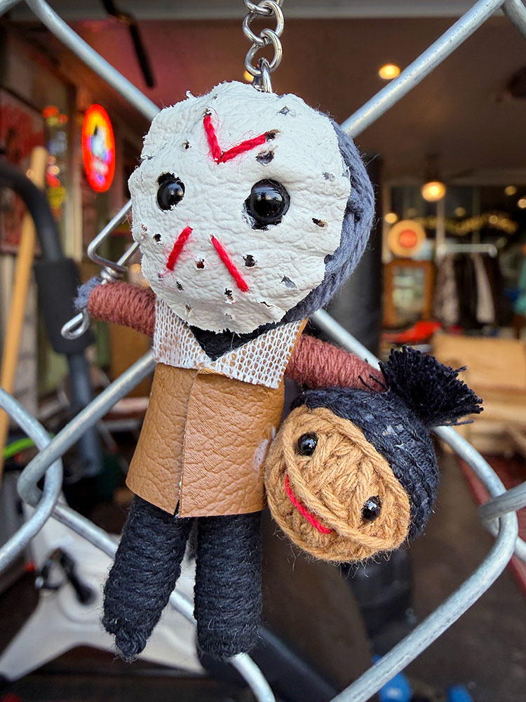 そんなつもりのブードゥー人形 ホラー映画キャラクター キーホルダー