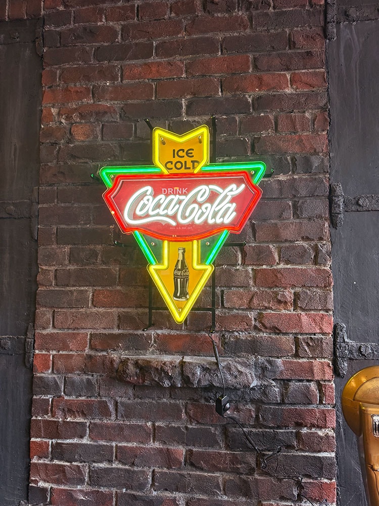 コカ・コーラ 昔のネオン管風 LEDサイン （アローカット） ネオLED