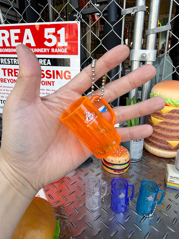 A&W エイアンドダブリュルートビア グッズ アイテムアドバタイジング壁掛け時計 A&W ルートビア オフィシャル ジョッキ型キーホルダー （4色セット