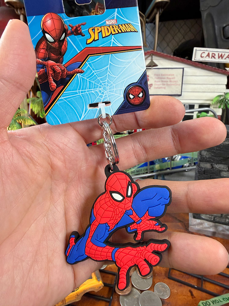 スパイダーマン オフィシャル PVC キーホルダー （壁登りポーズ）の