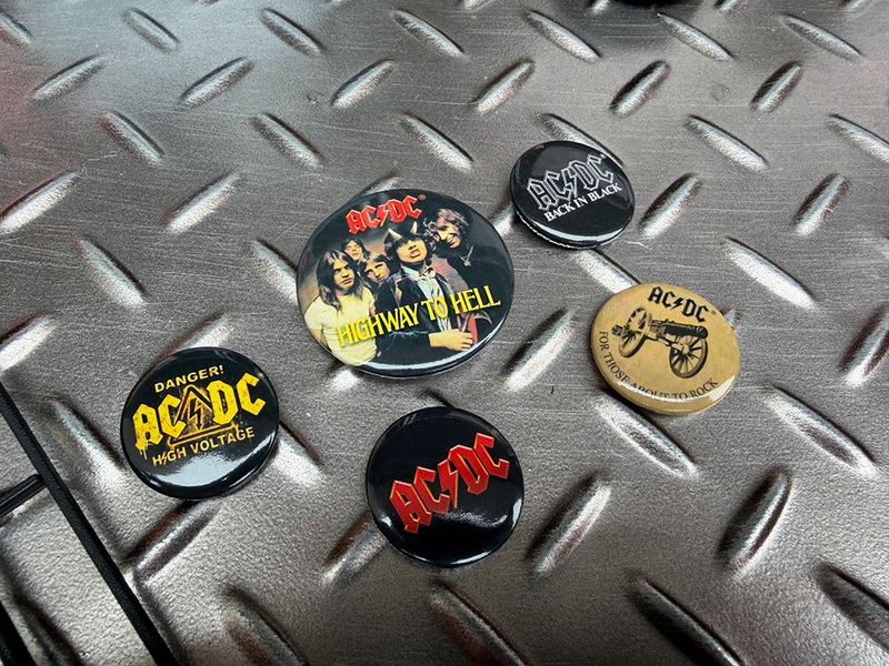 AC/DC オフィシャル 缶バッジ （5個セット）の通販・販売 | アメリカ